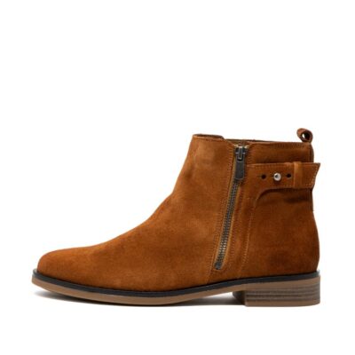 CLARKS Memi Lo Dark Tan. Premium Leather Shoes