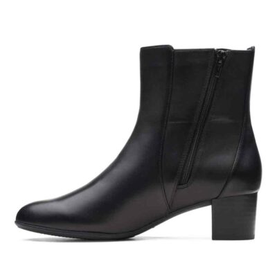 CLARKS Linnae Up Black Leather